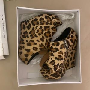 Steve Madden leopard booties